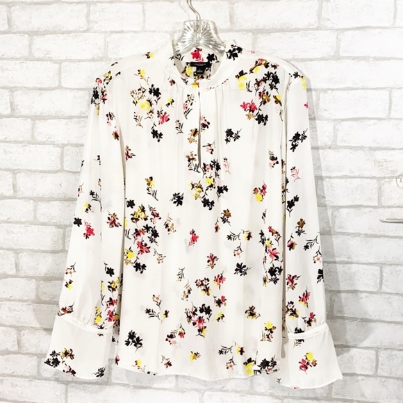 Ann Taylor Factory Tops - Ann Taylor factory floral print blouse size Large
